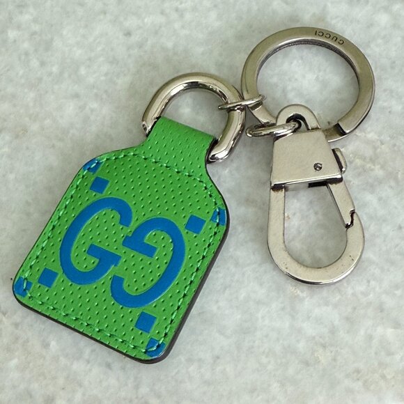 GUCCI GG Embossed Leather Metal Bag Charm Key Chain Green 625607 NWT - Picture 1 of 11